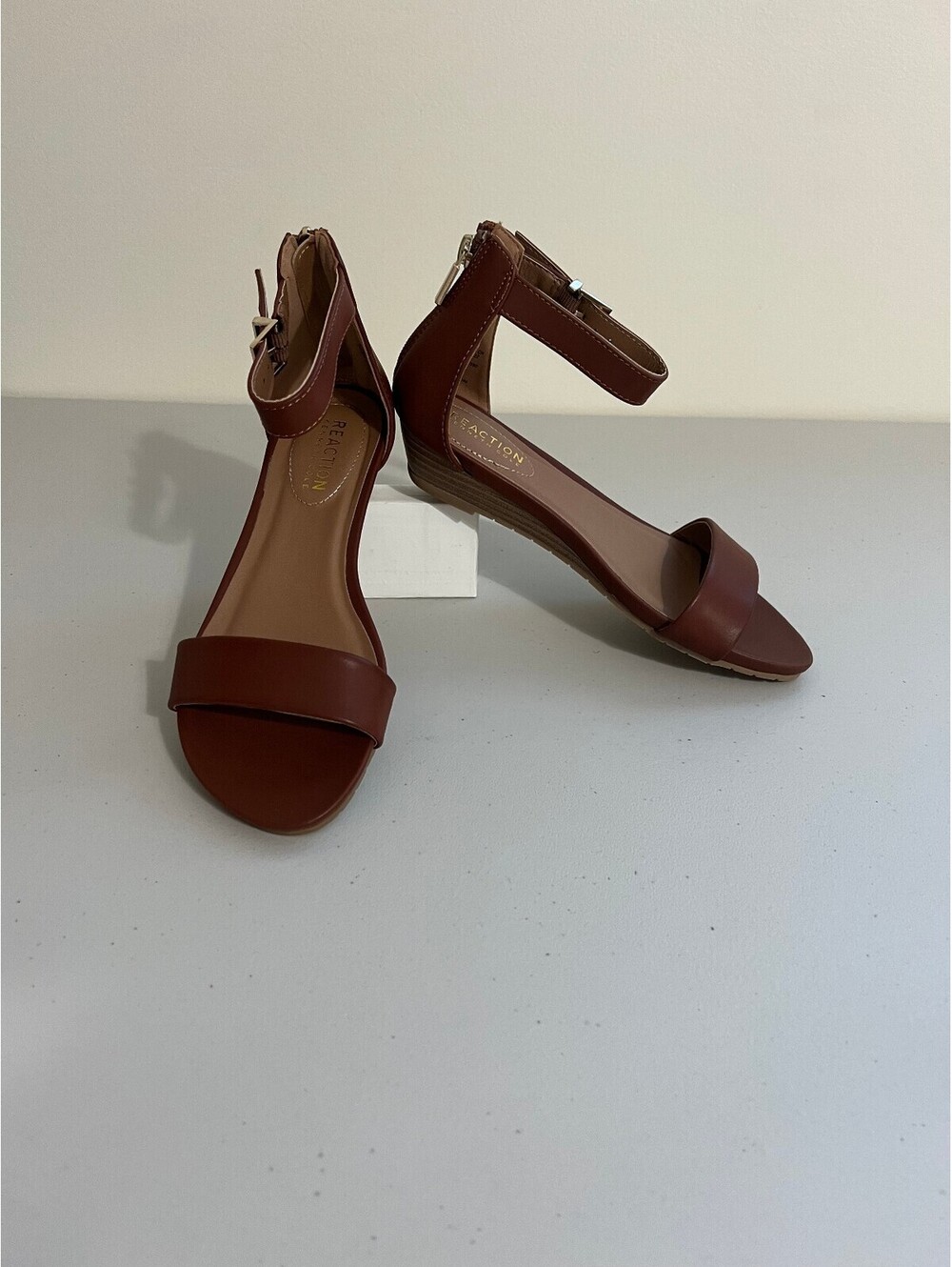 Kenneth Cole Reaction Women's Great Viber Sandals - Tan, Size, 5.5
